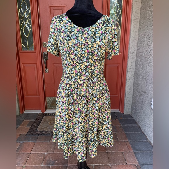 Grecerelle Dresses & Skirts - Retro Floral Cottage Dress